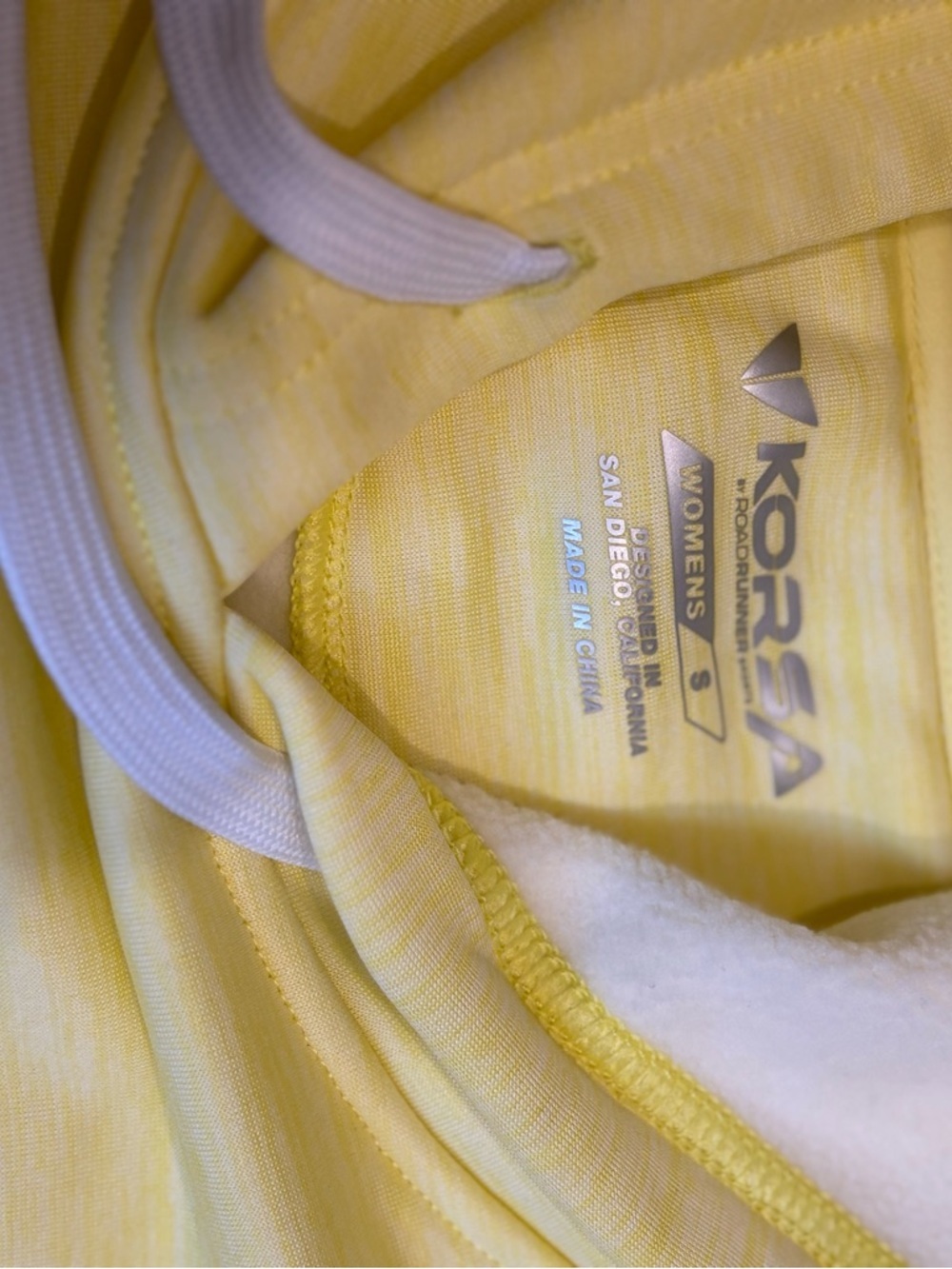 Korsa Cropped Hoodie Soft Yellow with Logo - Picture 5 of 5